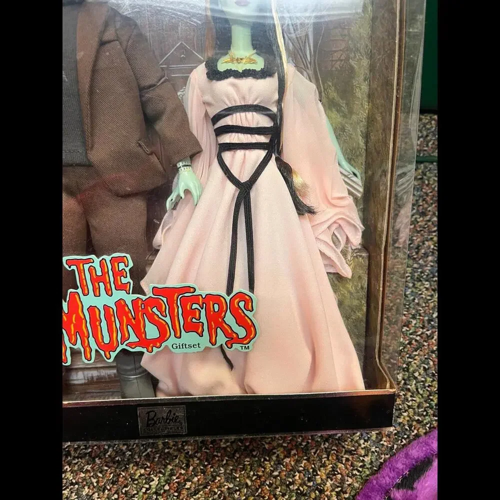 BARBIE & KEN The Munsters Collector Gift‎ Set Dolls Mattel 50544 MIB Condition